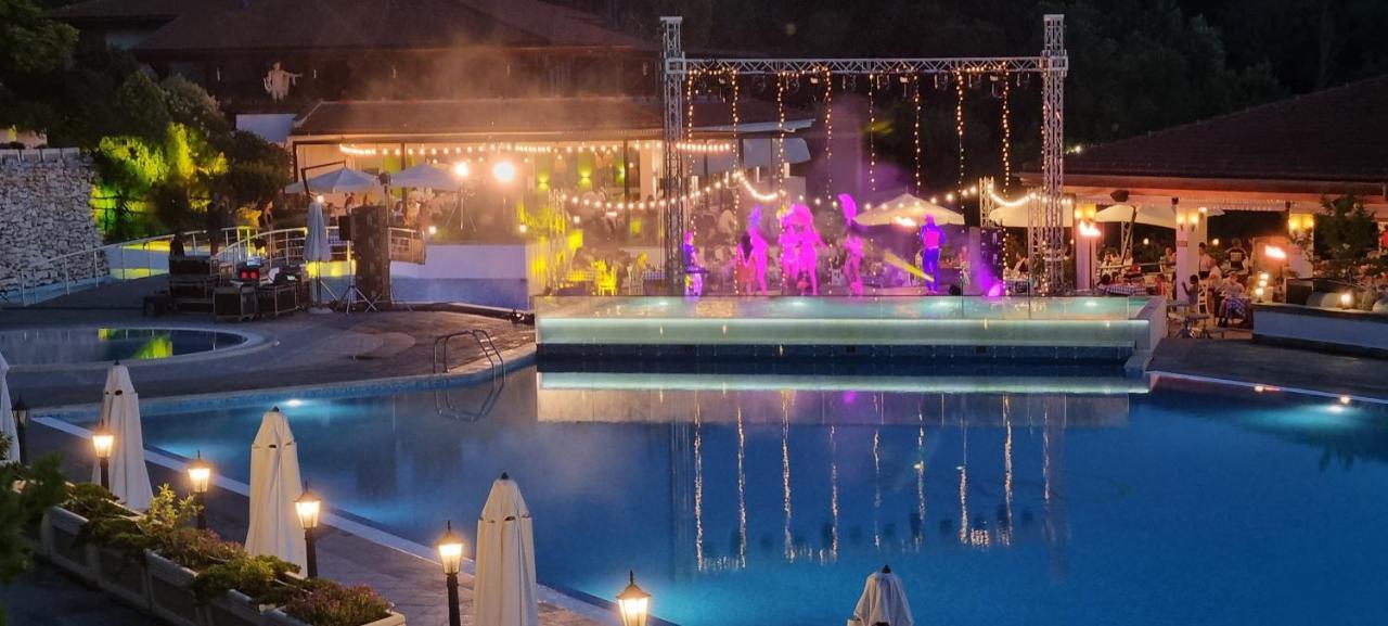 Eve Santa Marina Studios - Sea, Pools, Relax Sozopol Bagian luar foto